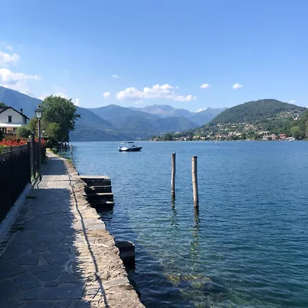 빌라 Penthouse Orta Imagine The *