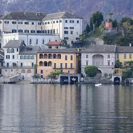 빌라 Penthouse Orta Imagine The 오르타산줄리오